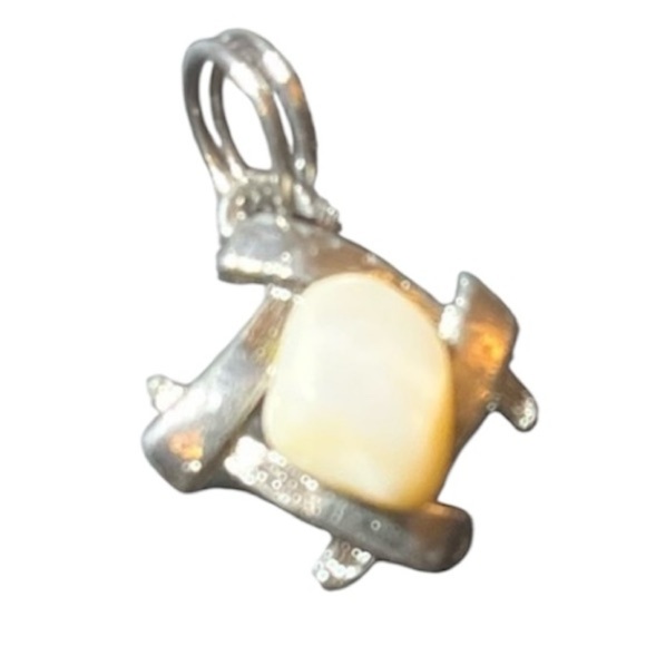 silver Jewelry - Vintage Silver Pendant Charm with cream stone. Cute. Simple.